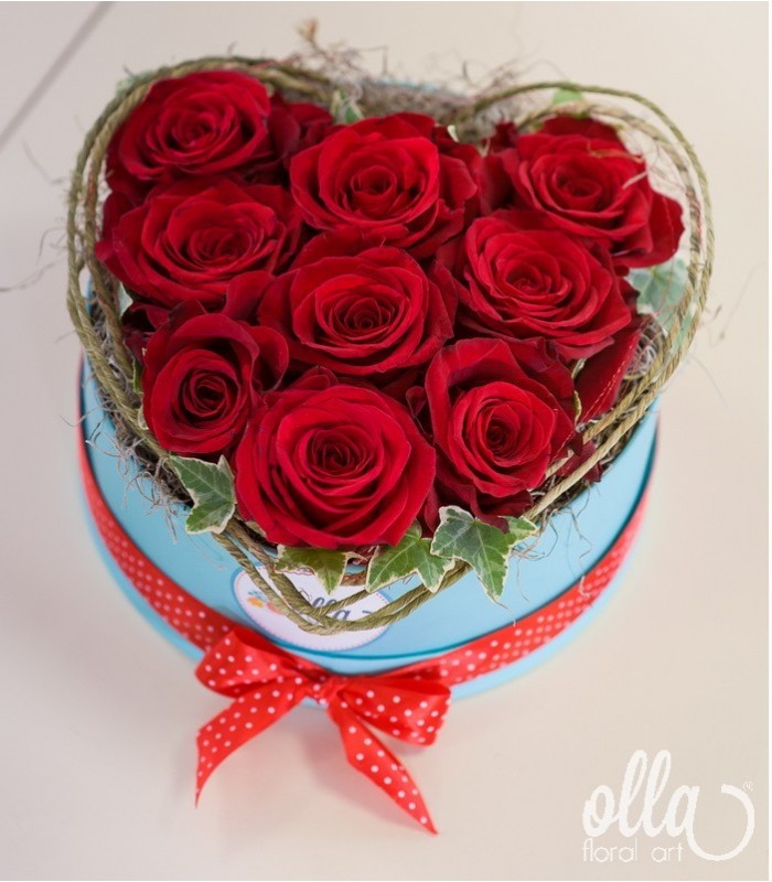 dragoste-pura-aranjament-floral-trandafiri-ecuador-min