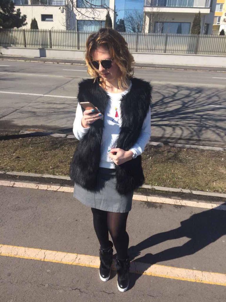 vesta-de-blana-neagra-min