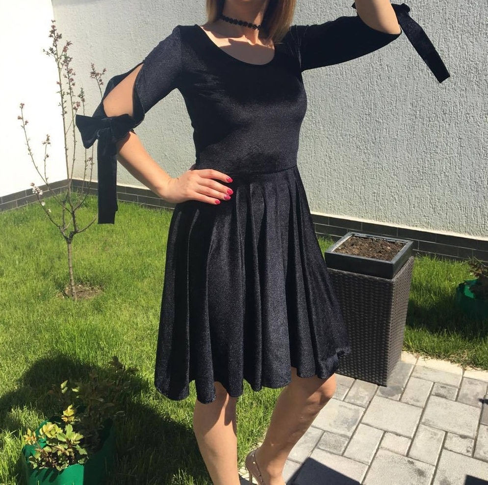 rochie-cu-maneci-trei-sferturi-min